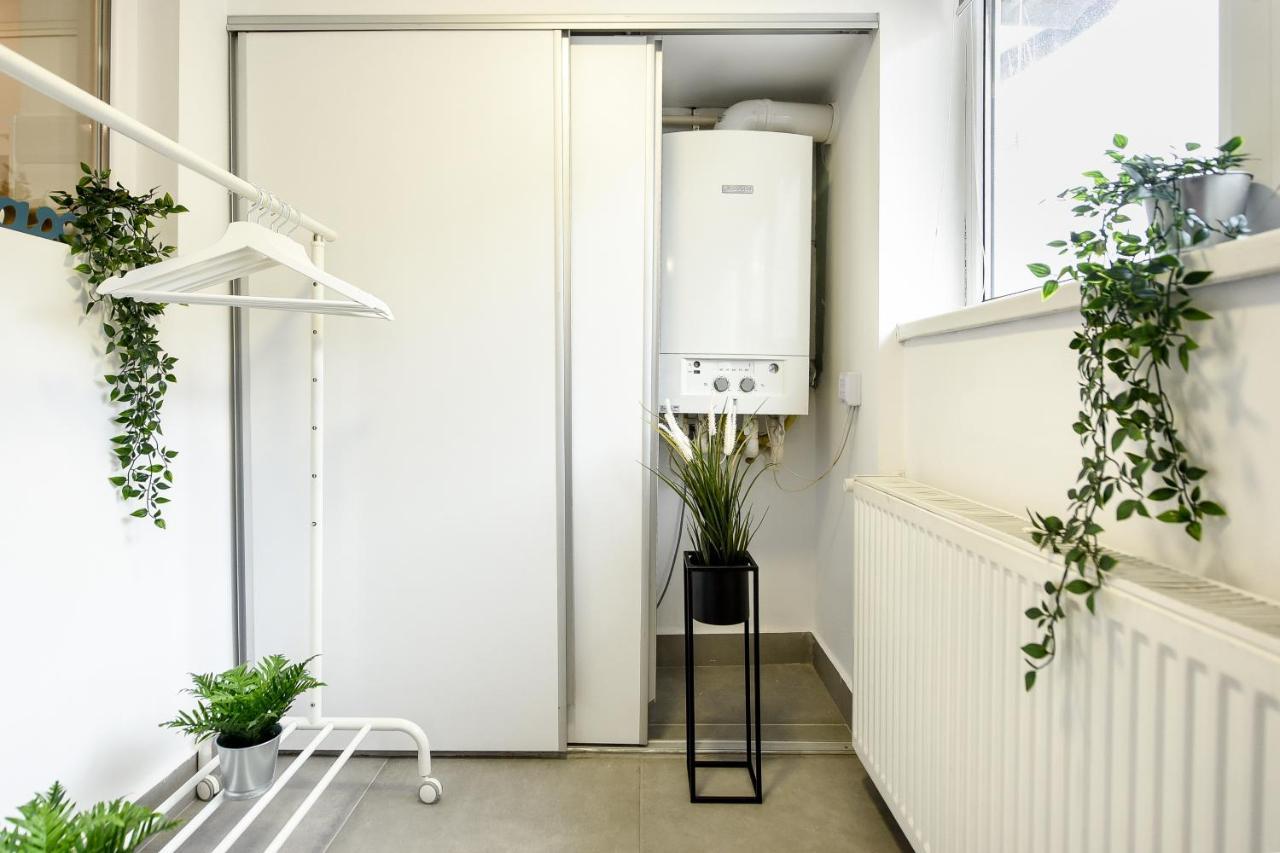 Spacious 1Br In The City Center - Amazing For Extended Stays Bucureşti Ngoại thất bức ảnh