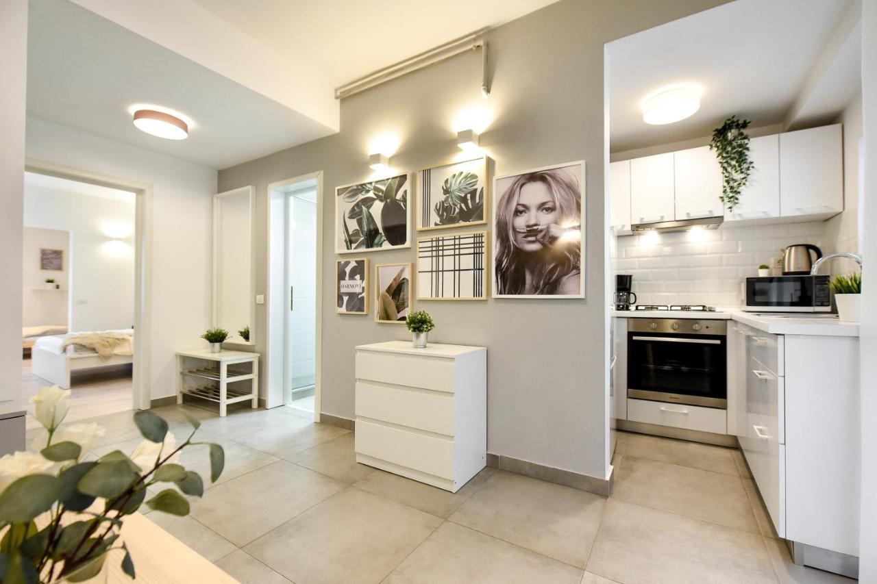 Spacious 1Br In The City Center - Amazing For Extended Stays Bucureşti Ngoại thất bức ảnh